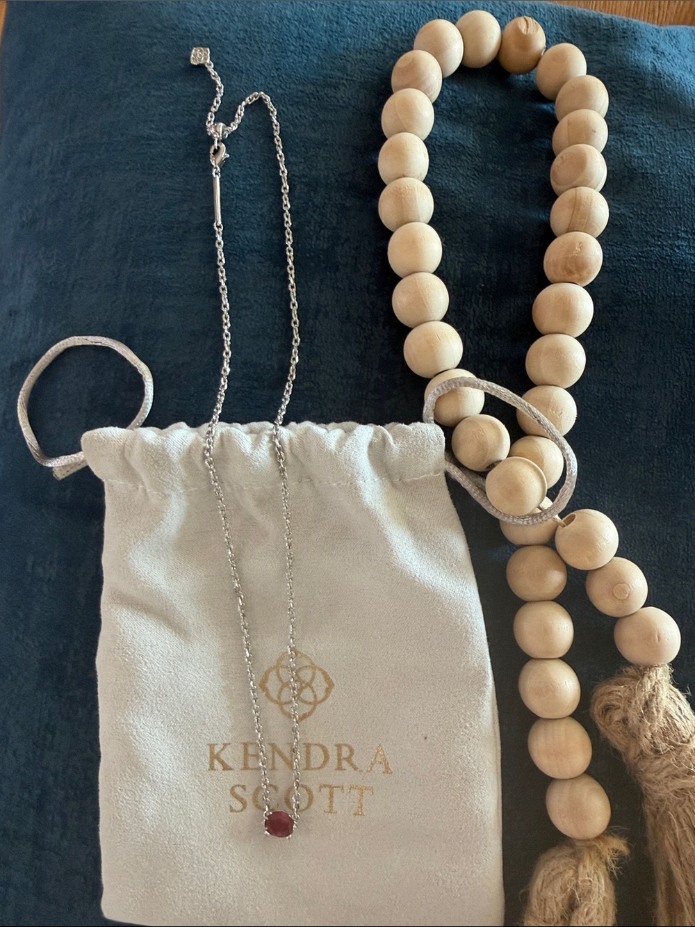 Delicate Kendra Scott Silver Tone Gem Necklace